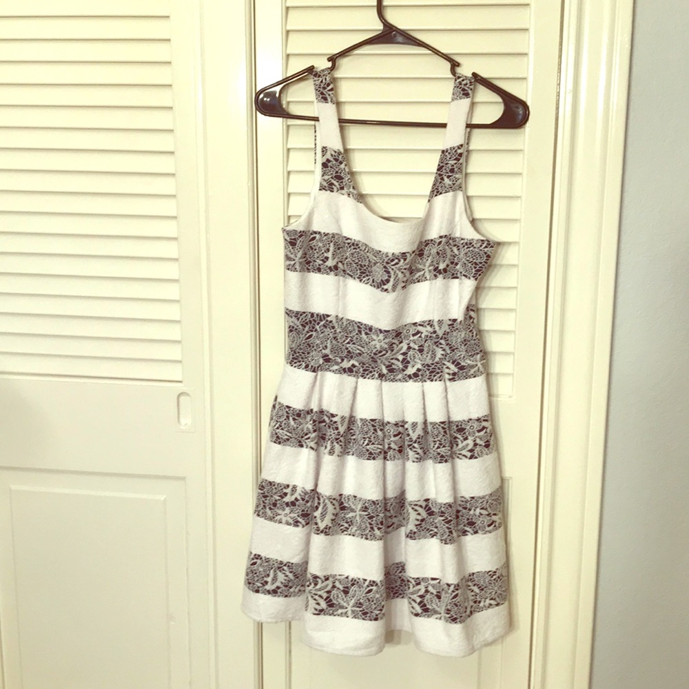 Like-New Embroidered Dress